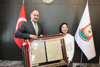 BAŞKAN GÜLPINAR, JAPON PRENSESE ASIRLIK MEKTUBU HEDİYE ETTİ 