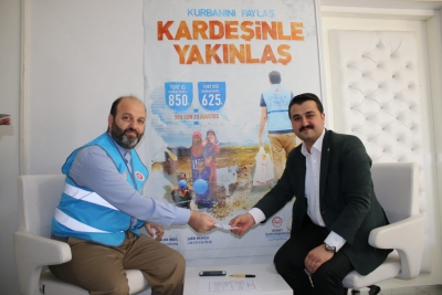 Başkan Yıldız’dan Diyanet Vakfına Kurban Bağışı