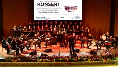 Büyükşehir Belediyesi Türk Halk Müziği Korosu İlk Konserini Verdi