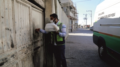 BÜYÜKŞEHİR HER GÜN 600 HANEYE İFTAR İKRAMINDA BULUNUYOR