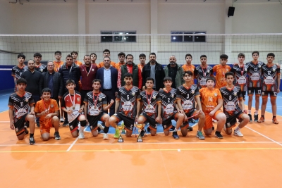 BÜYÜKŞEHİR YILDIZ ERKEKLER VOLEYBOL B TAKIMI ŞAMPİYON OLDU