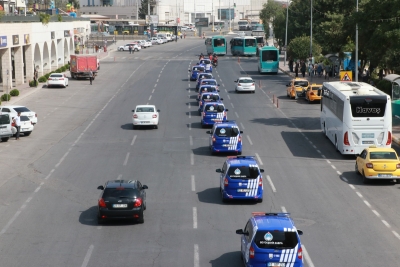 BÜYÜKŞEHİR ZABITASINDAN SİRENLER EŞLİĞİNDE ŞEHİR TURU