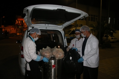 BÜYÜKŞEHİR'DEN SAĞLIK ÇALIŞANLARINA SICAK ÇORBA İKRAMI
