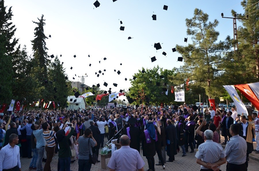 Harran Üniversitesinde mezuniyet heyecanı