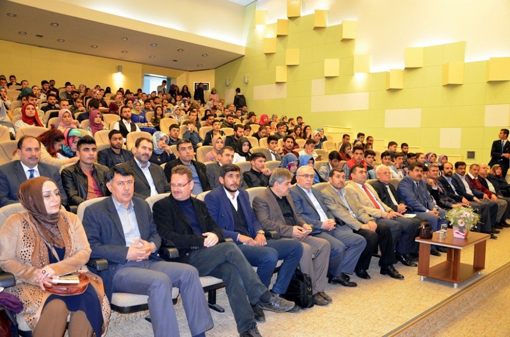 Harran Üniversitesinde İstiklal Marşı konferansı düzenlendi