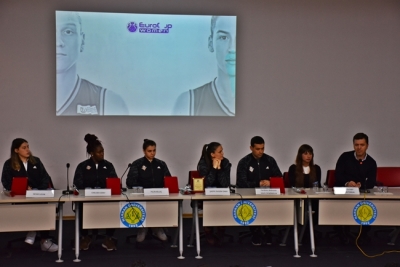 Çukurova Basketbol Takımı Oyuncuları Harran Üniversitesinde Söyleşiye Katıldı