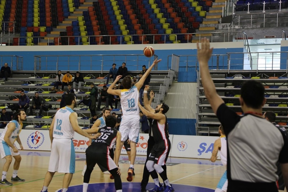 Haliliye Basketbol Takımı, Bilecik’i farklı geçti