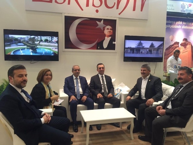 Başkan Demirkol EMITT Turizm Fuarını ziyaret etti