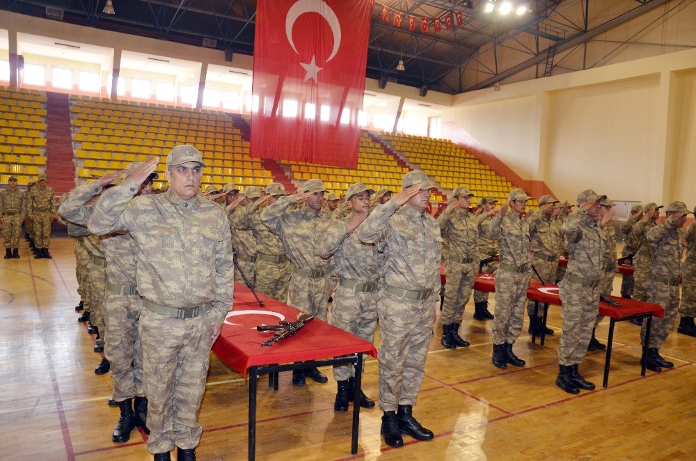 Yemin eden güvenlik korucuları göreve başladı