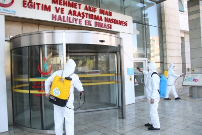 HALİLİYE BELEDİYESİ, PANDEMİ TEDBİRLERİNDE HASTANELERİ UNUTMADI