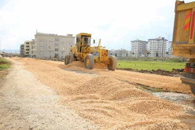 HALİLİYE, YOL YAPIM ÇALIŞMALARINA HIZ VERDİ