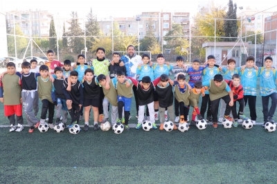 HALİLİYE’DE KIŞ SPOR OKULLARINDA FUTBOL COŞKUSU SÜRÜYOR