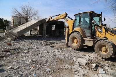 HALİLİYE’DE METRUK YAPILAR YIKILIYOR