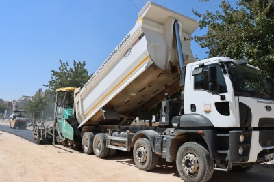 HALİLİYE’DE ULAŞIM ALTYAPISINA YATIRIM: YENİ ASFALT ÇALIŞMALARI BAŞLADI.