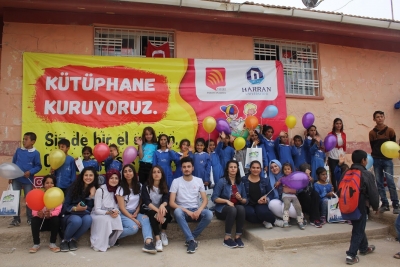 HRÜ Yabancı Diller Yüksekokulu, İki Köy Okuluna Kütüphane Kurdu