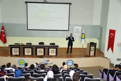 İŞ'te Liderlik ve Geleceğin Kariyer Fırsatları - Motivasyon Semineri Düzenlendi