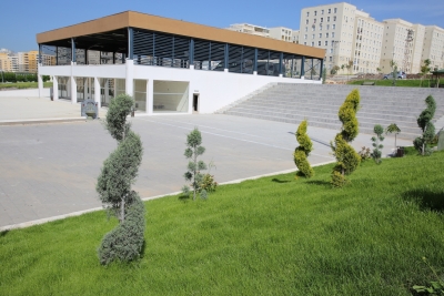 Karaköprü Belediyesi tarafından önceki gün Seyrantepe Mahallesine alışveriş merkezi.