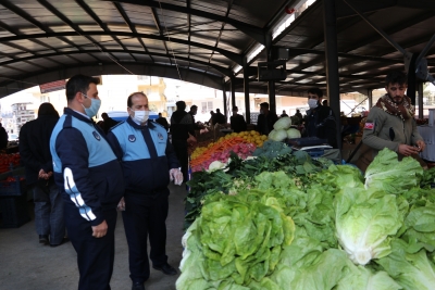 KARAKÖPRÜ ZABITADAN PAZAR YERİNDE PANDEMİ DENETİMİ