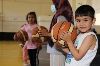 KARAKÖPRÜ’DE ÇOCUKLARDAN BASKETBOL KURSUNA YOĞUN İLGİ