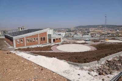 KARAKÖPRÜ’DE KAPALI YÜZME HAVUZU ÇALIŞMALARI SÜRÜYOR