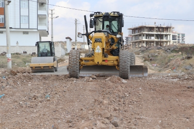 KARAKÖPRÜ’DE YOL SEFERBERLİĞİ DEVAM EDİYOR