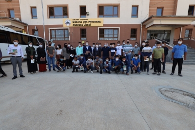 KIRSALDAKİ ÇOCUKLAR BÜYÜKŞEHİR’İN DESTEKLERİYLE OKUYOR