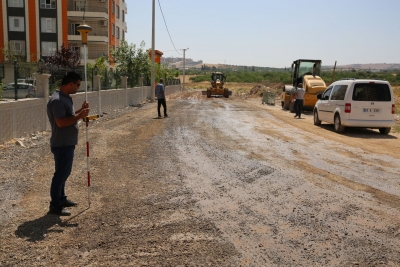 ​MEHMETÇİK’TE YENİ YOLLAR AÇILIYOR