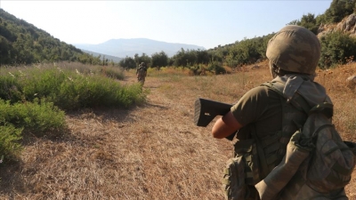 MSB: ″Zeytin Dalı bölgesinde 3 PKK/YPG’li terörist, hain emellerini gerçekleştiremeden gözaltına alındı.″