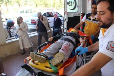 Otomobil Şarampole Uçtu: 1'i Ağır 2 Yaralı