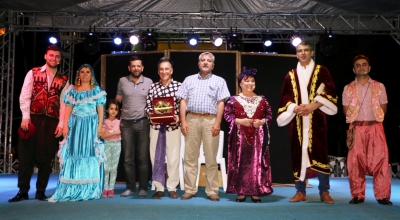 Özden Tiyatrosu Şanlıurfalılarla Buluştu