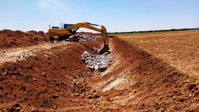 ŞANLIURFA VE SURUÇ OVALARI TAHLİYE KANALLARINDA ÇALIŞMALAR HIZLA DEVAM EDİYOR
