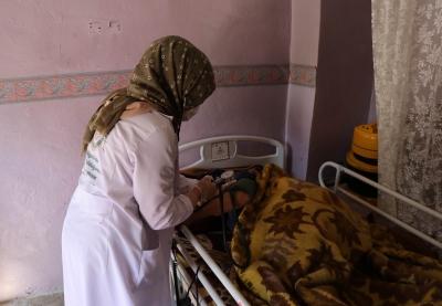ŞANLIURFA'DA YAŞLI VATANDAŞLARA MEDİKAL YATAK SAĞLANIYOR
