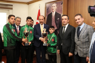Suruçlu Şampiyonlar Avrupa'da Türkiye'yi Temsil Edecek