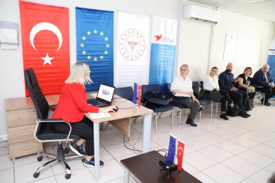 AB Türkiye Delegasyonu Başkanı Büyükelçi Nikolaus Meyer-Landrut Göçmen Sağlığı Merkezine ziyarette bulundu.