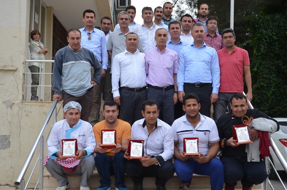 Aşçılık kursu mezunları arasında yemek yarışması