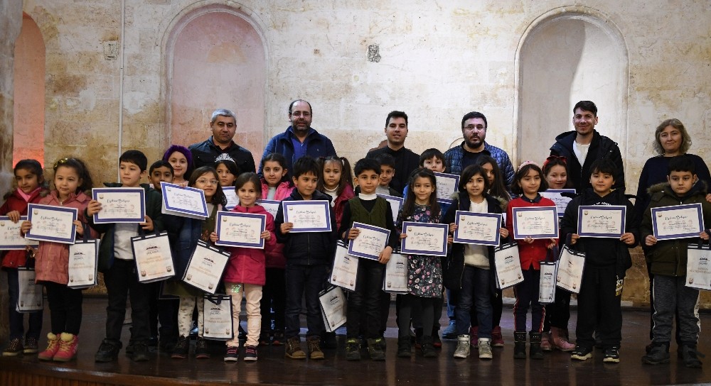 Konservatuar öğrencileri karne aldı