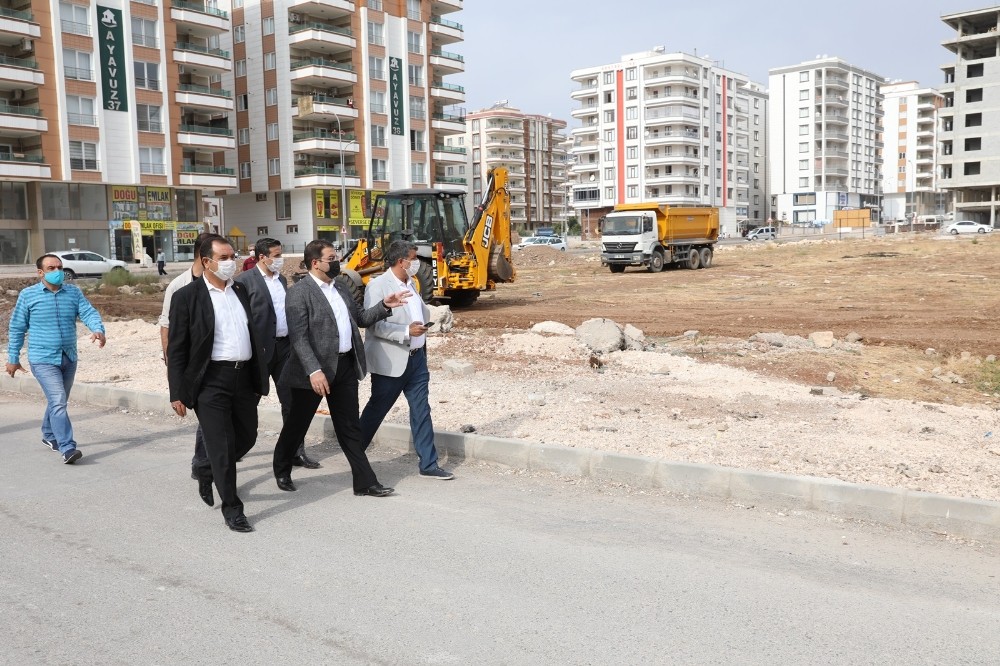 Karşıyaka Mahallesine cami, halı saha ve semt pazarı yapılıyor