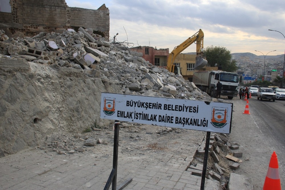 Şanlıurfa trafiğini rahatlatacak köprülü kavşak için çalımalar sürüyor