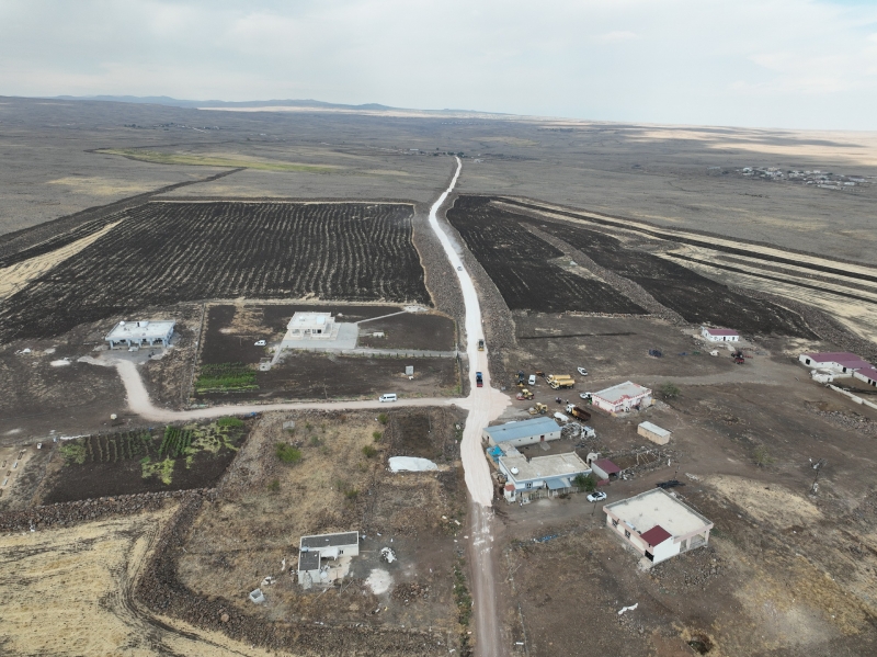 100 YILLIK YOL SORUNU ÇÖZÜYOR