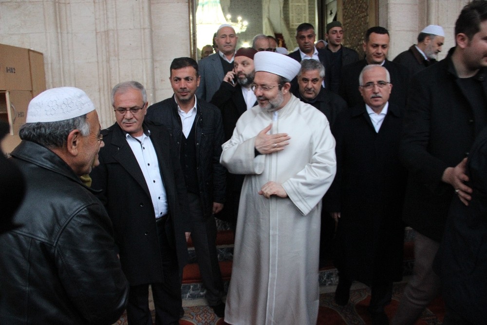 Başkan Görmez, vatandaşlarla sabah namazında buluştu