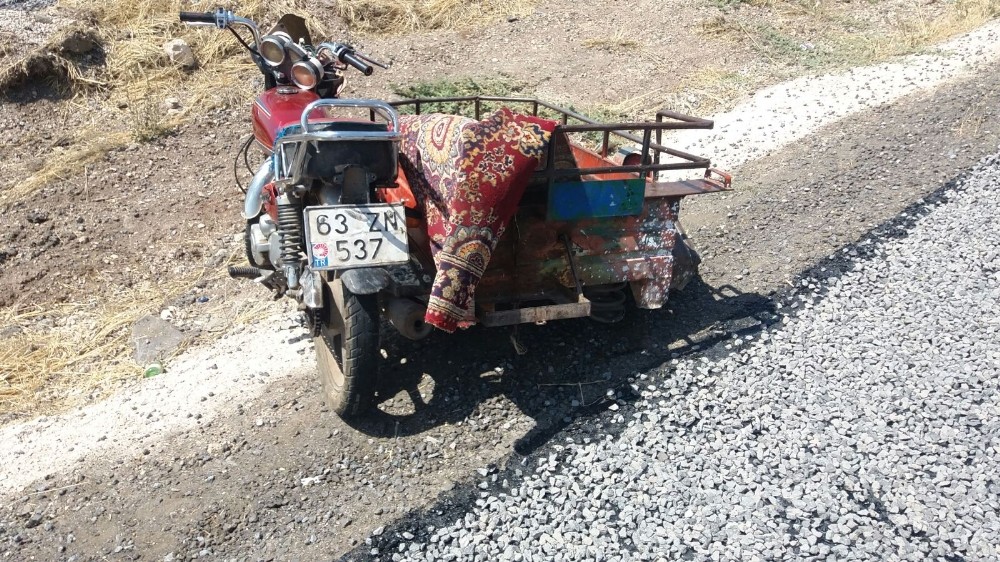 Takla atan sepetli motosikletteki 2 kişi yaralandı