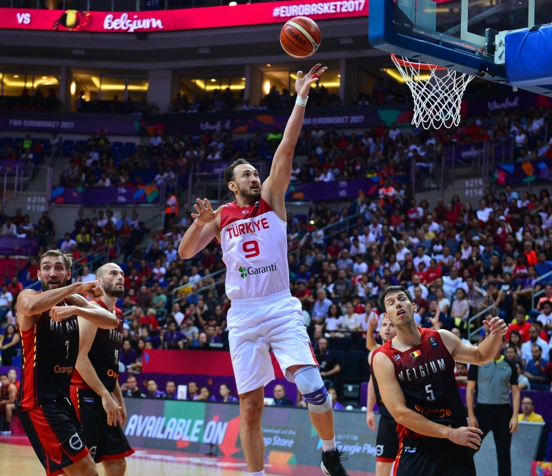 12 Dev Adam Son 16 Turuna Kaldı