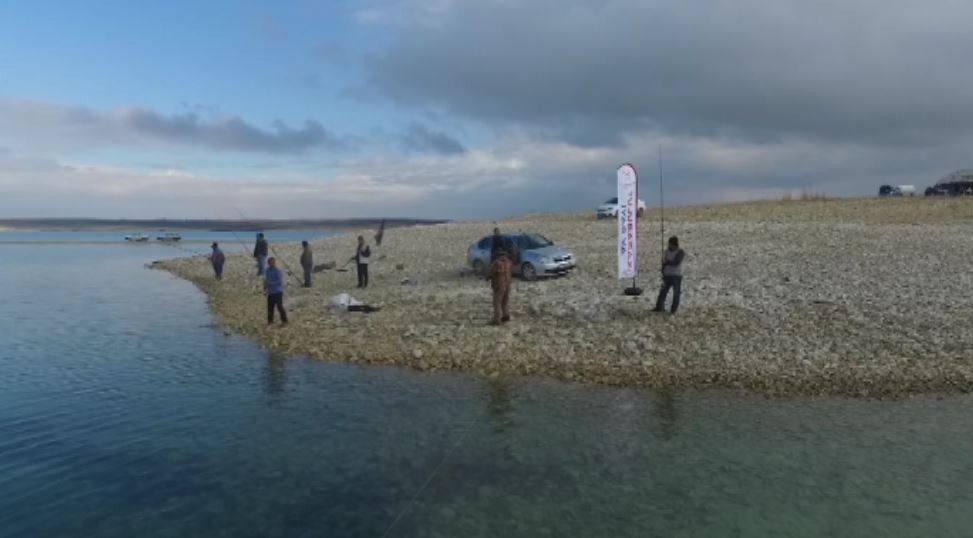 Uyuşturucu bağımlılığına dikkat çekmek için sazan avlama yarışması