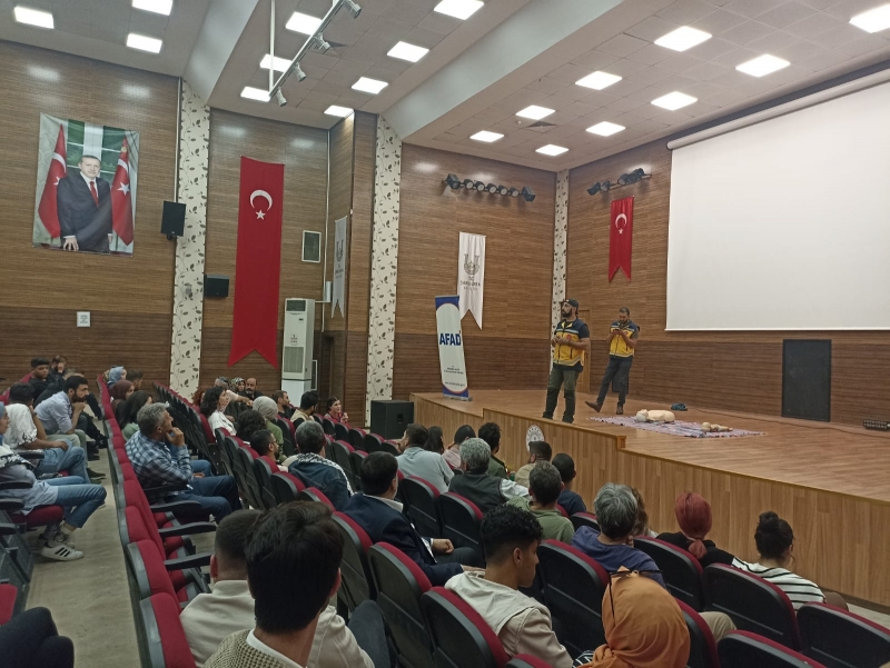 130 GÖNÜLLÜYE İLK YARDIM FARKINDALIK EĞİTİM VERİLDİ.