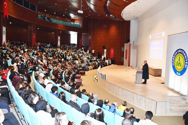 14 Mart Tıp Bayramında 197 Tıp Öğrencisine Beyaz Önlükleri Giydirildi