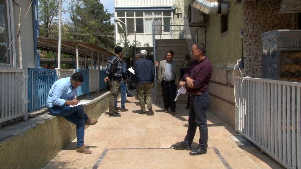 Mevsimlik tarım işçileri izin almak için başvuru yapıyor