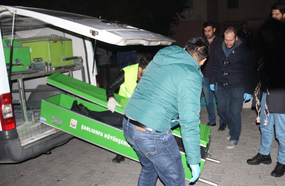 Genç kız babası tarafından önce bıçaklandı, daha sonra boğularak öldürüldü