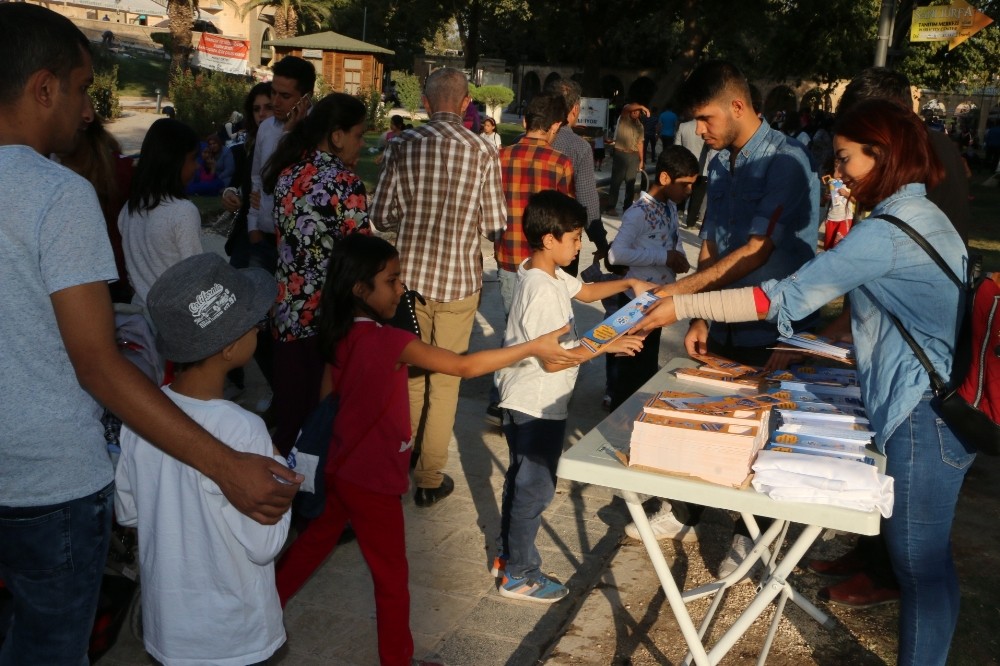 Vatandaşlar kurulan stantlarla şenliğe davet ediliyor
