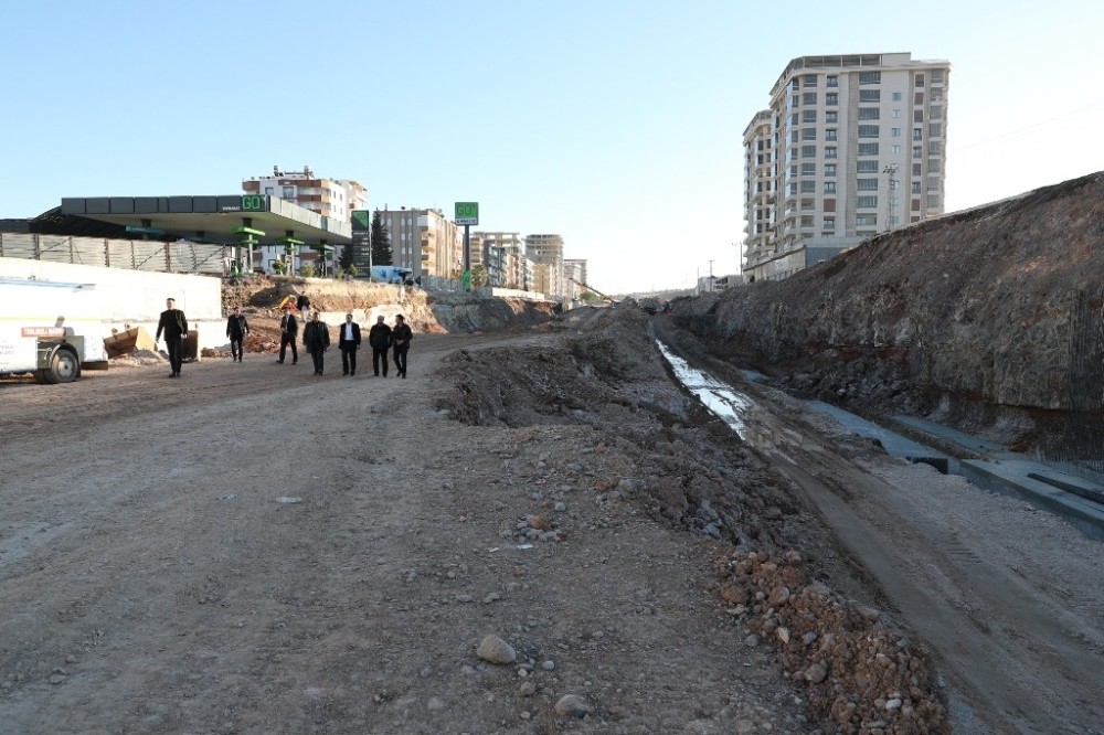 Narlıdere kavşağında çalışmalar sürüyor