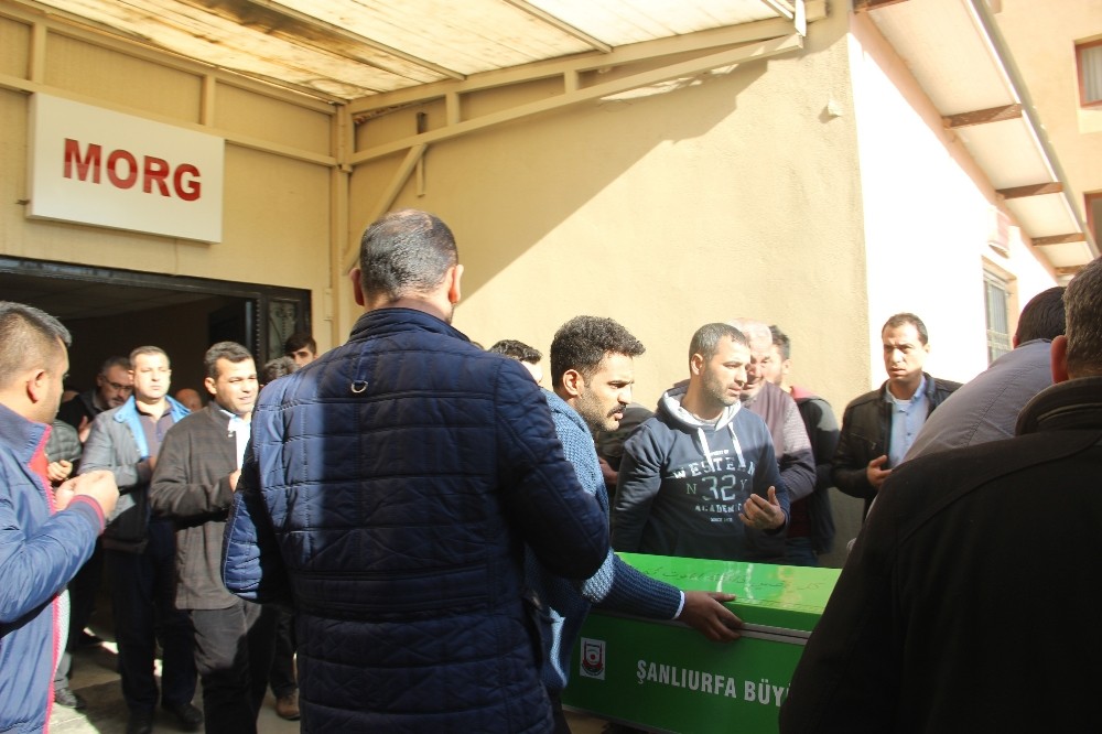 Sebze yüklü kamyon kaza yapan araçlara çarptı: 1 ölü